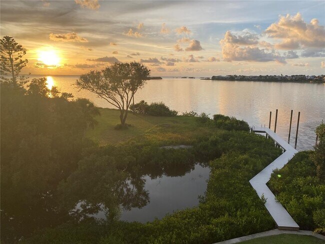Foto del edificio - 1640 Seabreeze Dr
