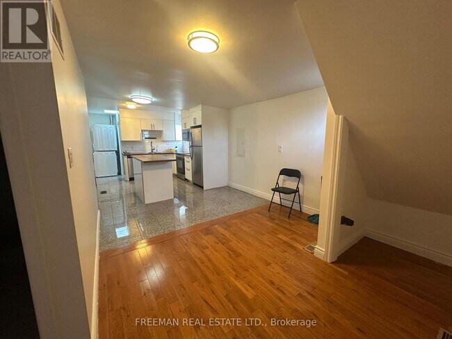 Photo du bâtiment - 1022 Gerrard St E