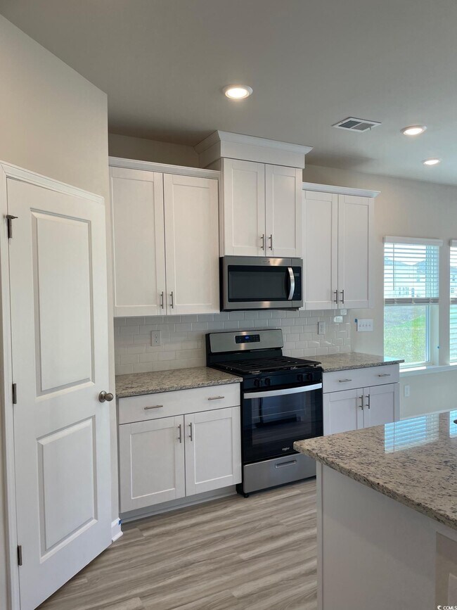 Foto del edificio - 4205 Falls Oaks St