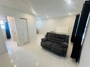 Building Photo - 1941 Washington St