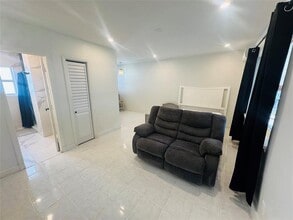 Building Photo - 1941 Washington St