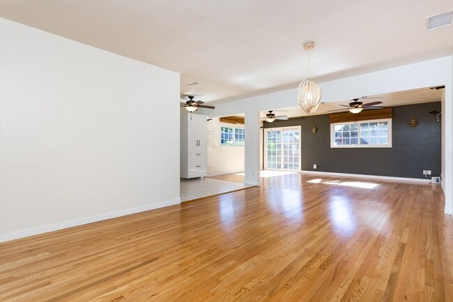 Building Photo - Upgraded Single Family Home in Allied Gardens!