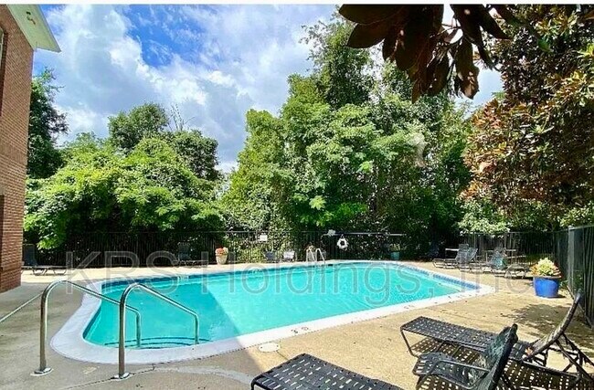 Foto del edificio - 310 Riverbend Dr