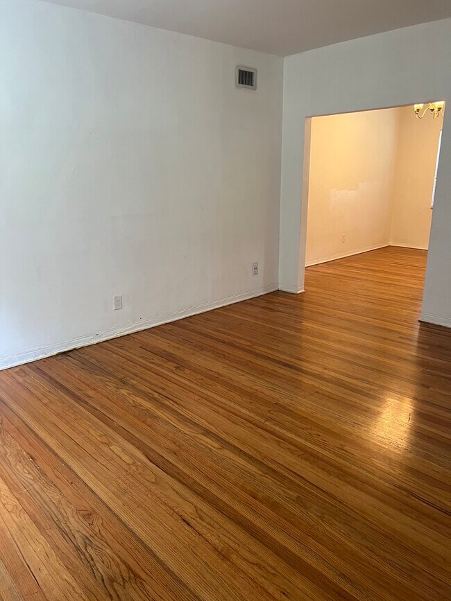 Foto del edificio - 723 NE 91st St