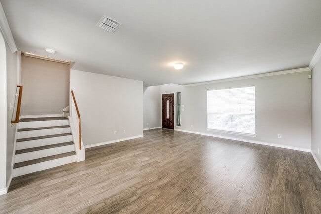 Building Photo - 4 Bedroom/2 Bath Wildhorse Subdivision