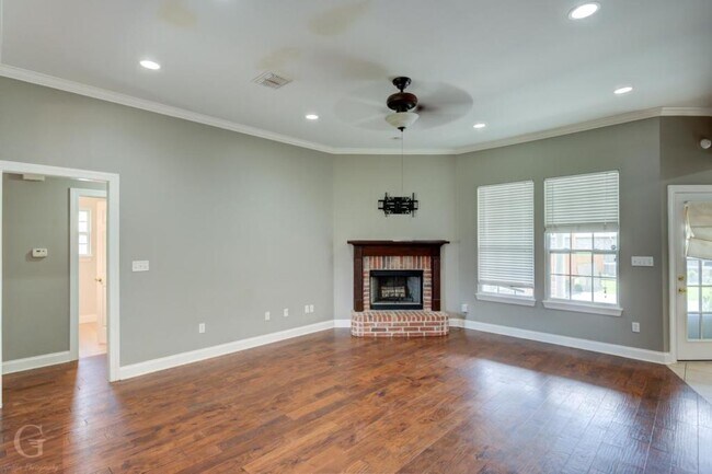 Foto del edificio - 3910 Le Brooke Ln