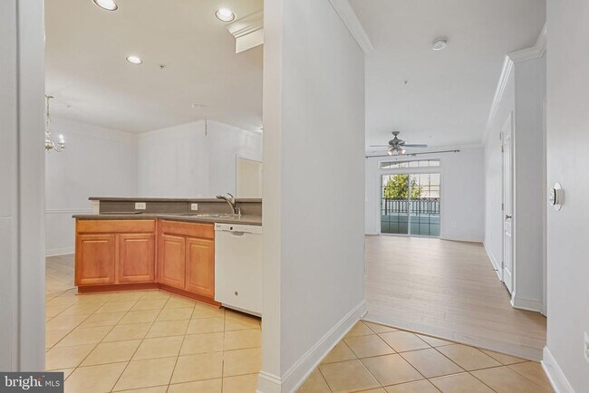 Foto del edificio - 5801 Clipper Ln