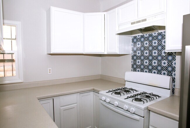 Foto del edificio - 915 E River Ave