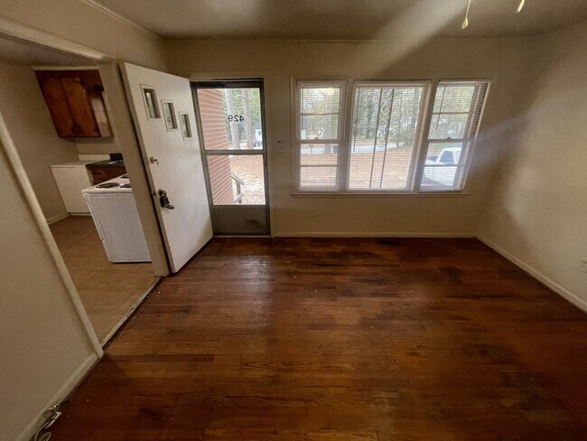 Foto del edificio - 2 bd 1 ba duplex