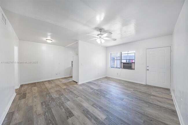 Foto del edificio - 7271 Gary Ave