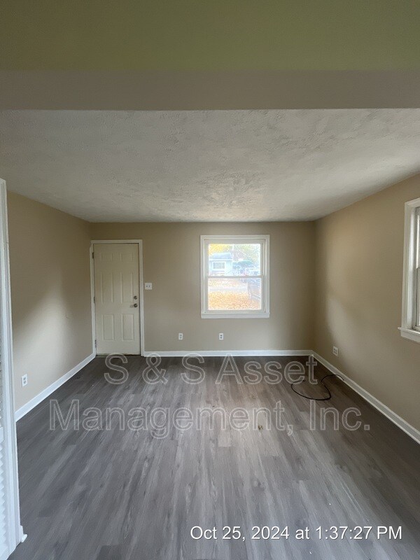 Building Photo - 3231 Westmont Ave