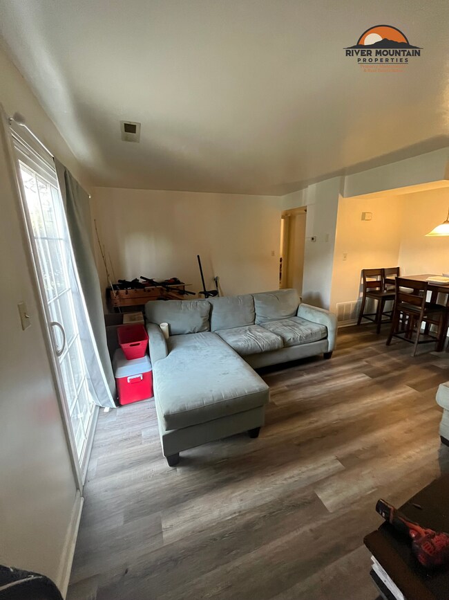 Foto del edificio - Updated Apartment Near Downtown – Prime Location!