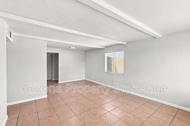 Foto del edificio - 3302 W Solano Dr S