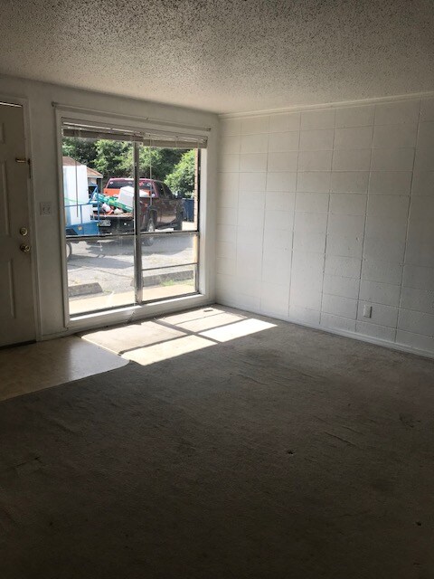 Primary Photo - 100 Georgia Pl