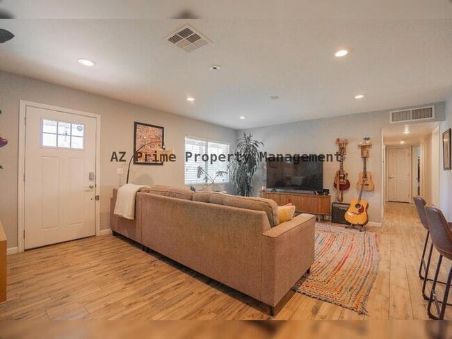 Foto del edificio - 3333 N Randolph Rd