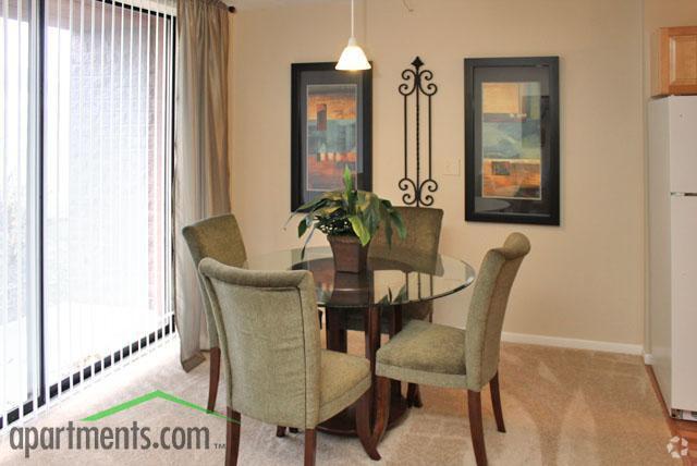 Dining Room - Solaire Senior Living