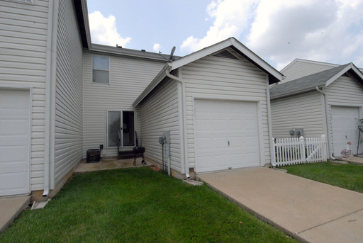 Building Photo - 305 Heritage Commons Cir