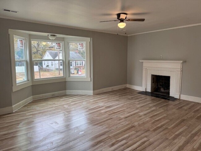 Building Photo - newly renovated 2 bedroom 1 bath home
