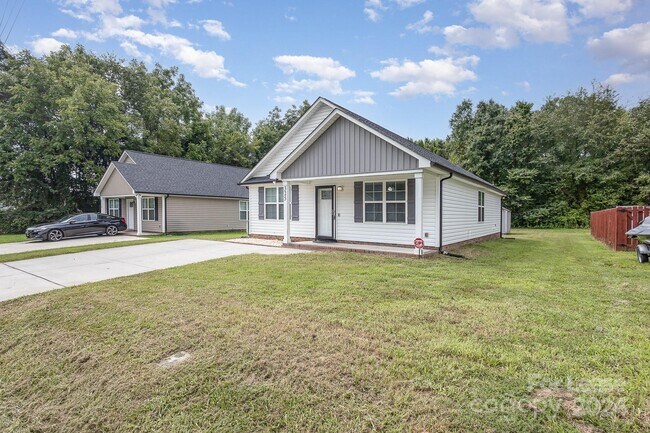 Building Photo - 325 Odell Dr NW