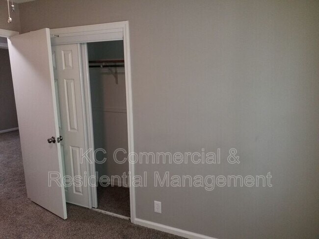 Foto del edificio - 13205 Craig Ave