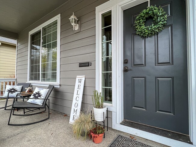 Foto del edificio - Beautiful 3 Bed + 2.5 Baths home with Larg...