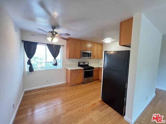 Building Photo - 2637 S Centinela Ave