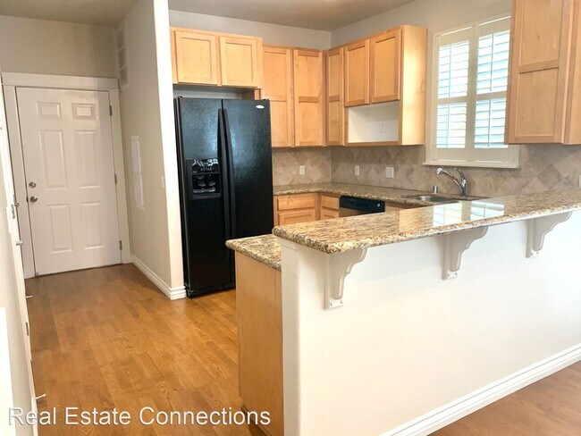 Building Photo - 309 Creekside Village Dr