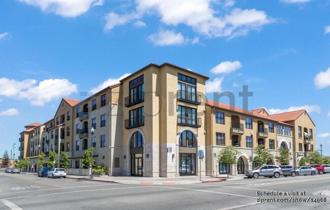 Building Photo - Unit 210