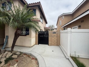 Building Photo - 921 Aurora Dr