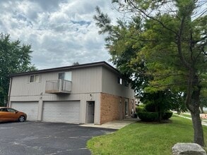 Building Photo - 104 W Countryside Pkwy