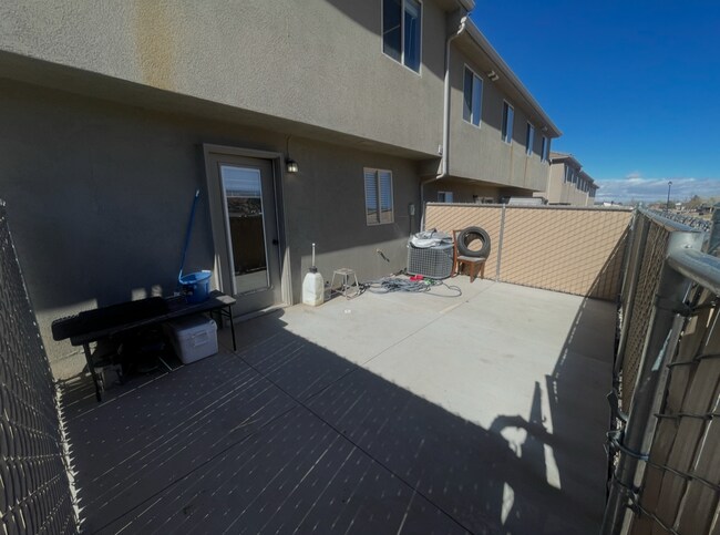 Foto del edificio - Pet Friendly!! 3-Bed Townhouse!
