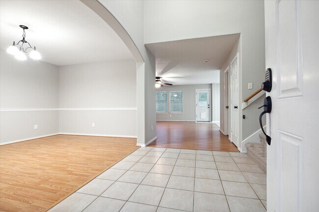 Foto del edificio - 24423 Pepperrell Pl St
