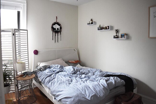 Foto del edificio - 847 W Cornelia Ave