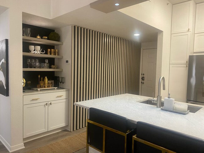 Foto del edificio - 6765 Corporate Blvd