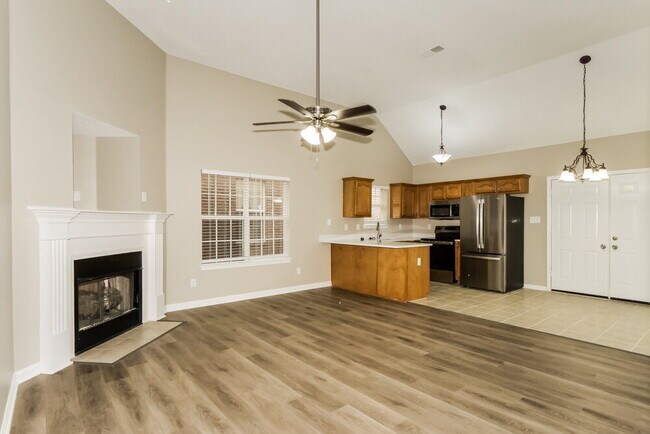 Foto del edificio - 2746 Virginia Woods Pl