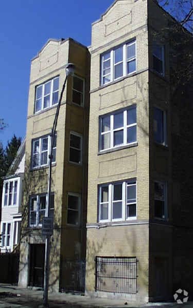 Building Photo - 2104-2110 N Saint Louis Ave