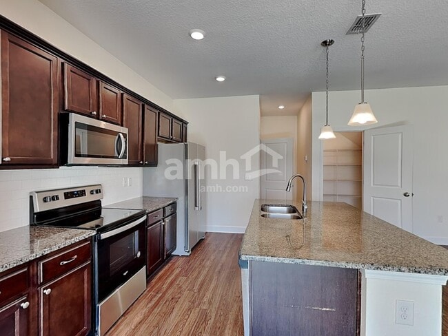 Building Photo - 4624 Birdsong Dr