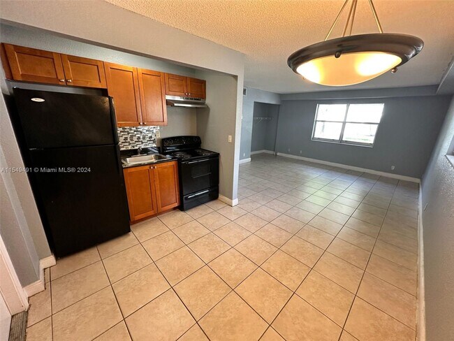 Foto del edificio - 4251 NW 5th St