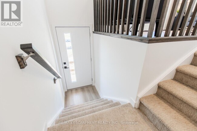 Building Photo - 70 Kenesky Dr