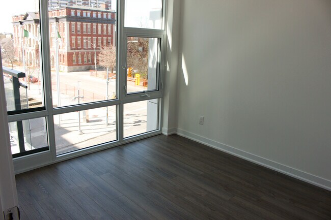 Building Photo - 85 Duke St W