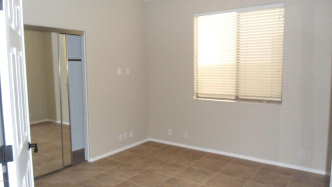 Foto del edificio - 9008 W Quail Ave