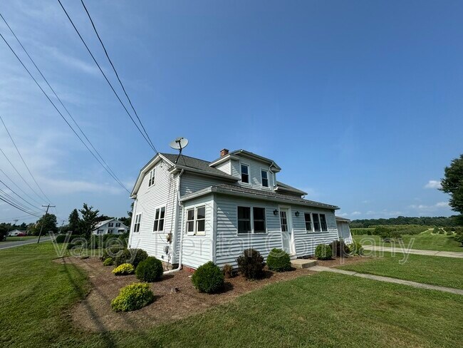 Building Photo - 38 East St
