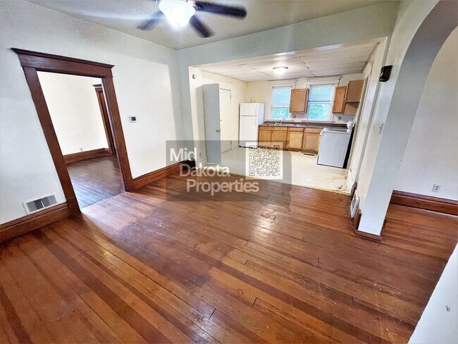 Foto del edificio - 310 S Edmunds- 4 bedroom house