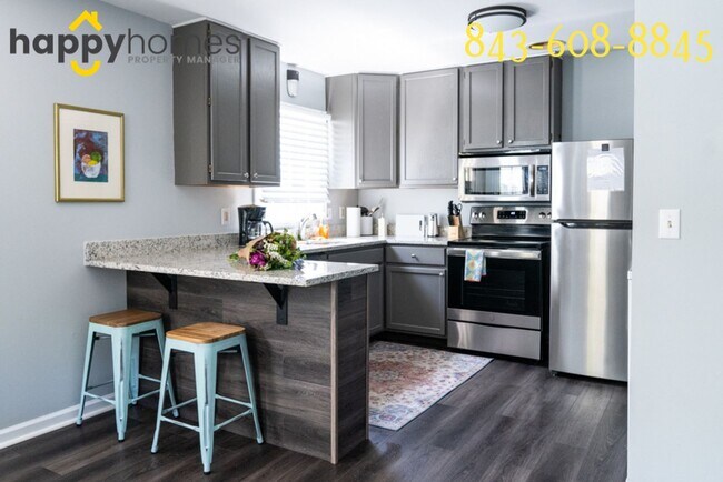 Building Photo - 2 bedroom 1 bath Cute bungalow in Riverlan...