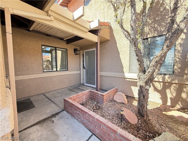 Building Photo - 4025 Delos Dr
