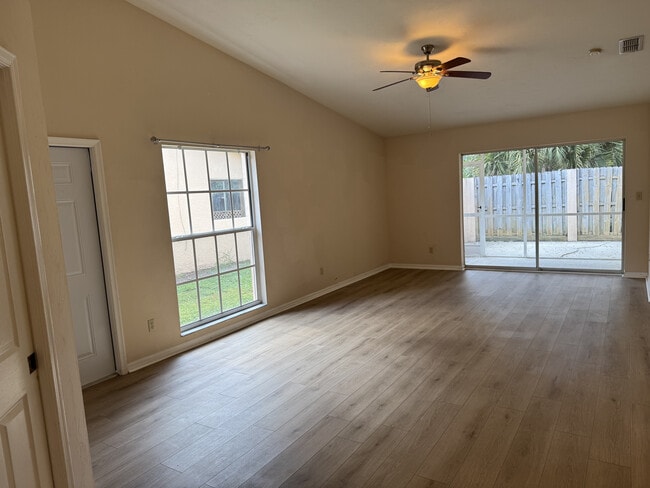 Foto del edificio - 12303 Londonderry Ln