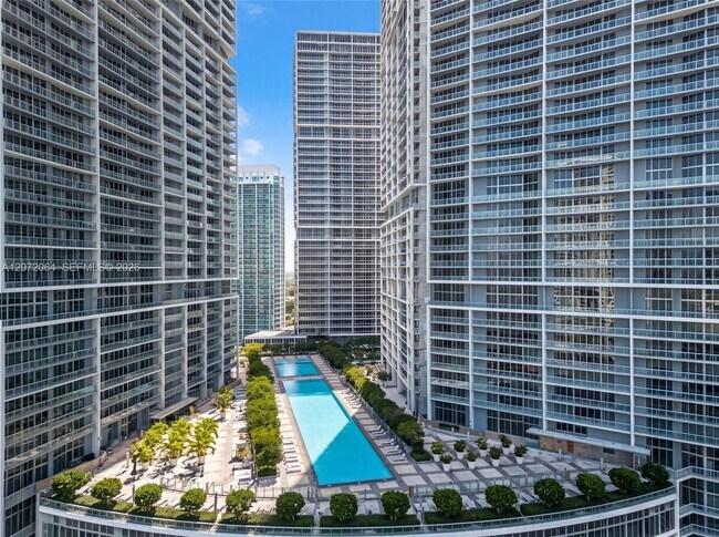 Foto del edificio - 465 Brickell Ave