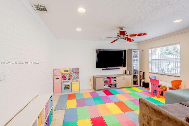 Building Photo - 1237 NW 125th Terrace