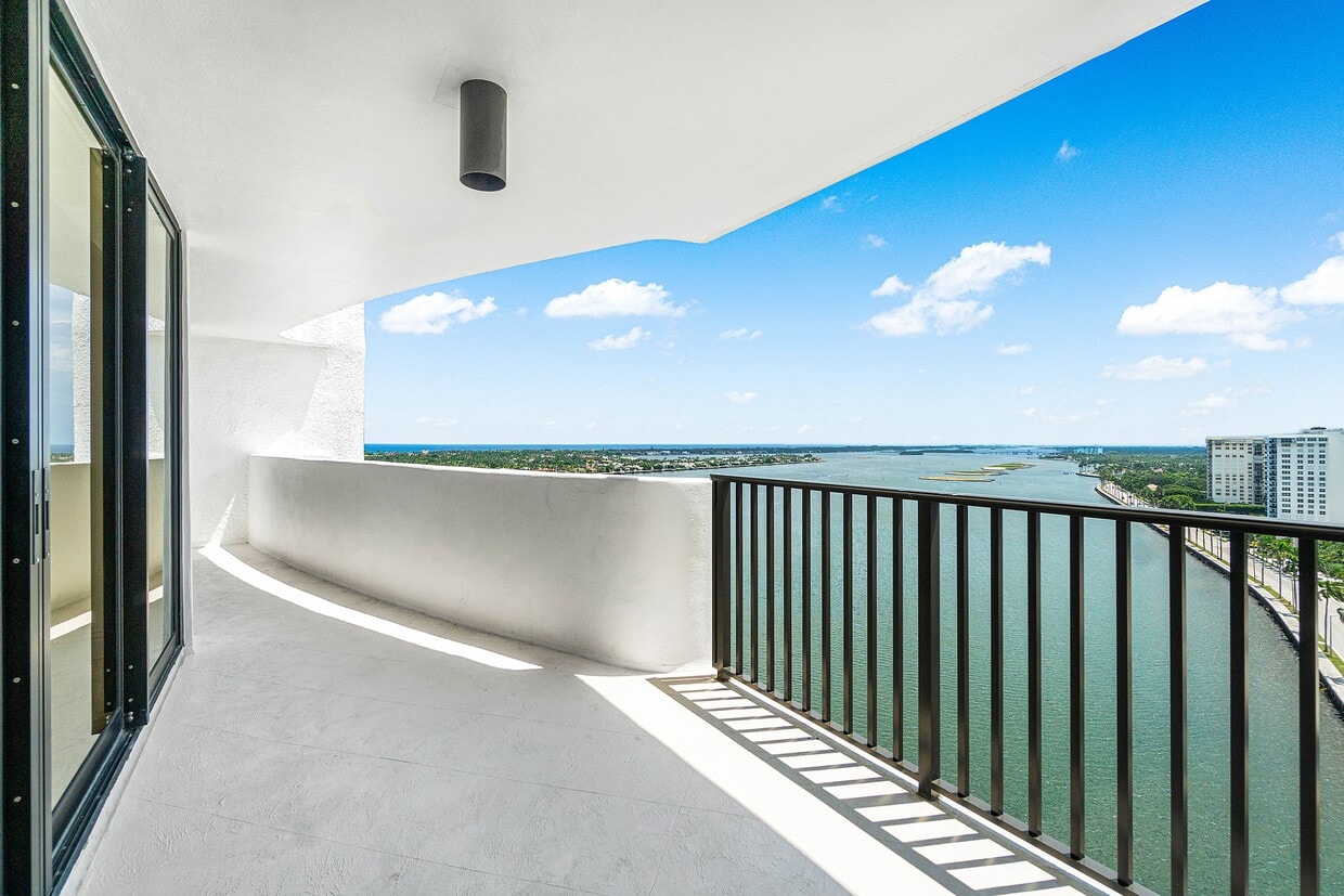 Foto principal - 1200 S Flagler Dr
