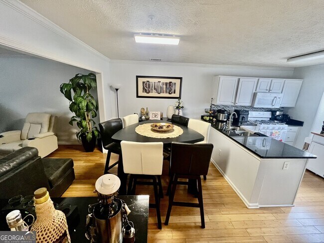 Building Photo - 1333 Glenover Way